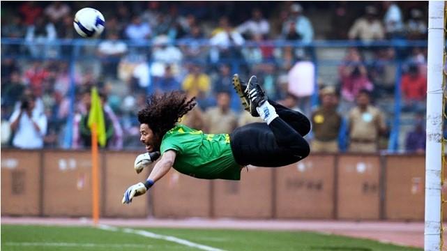 The Maverick Sweeper-Keeper's On-Field Audacity and Off-Field Struggles | Football icons with addictive personality disorder